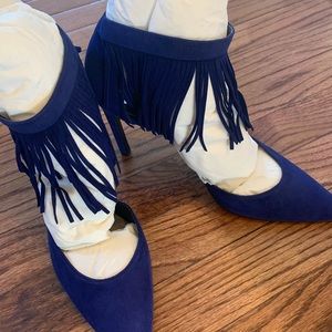 Stuart Weitzman woman’s heels